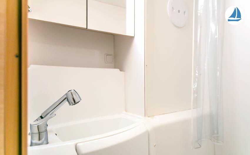 صور Lagoon 400 10