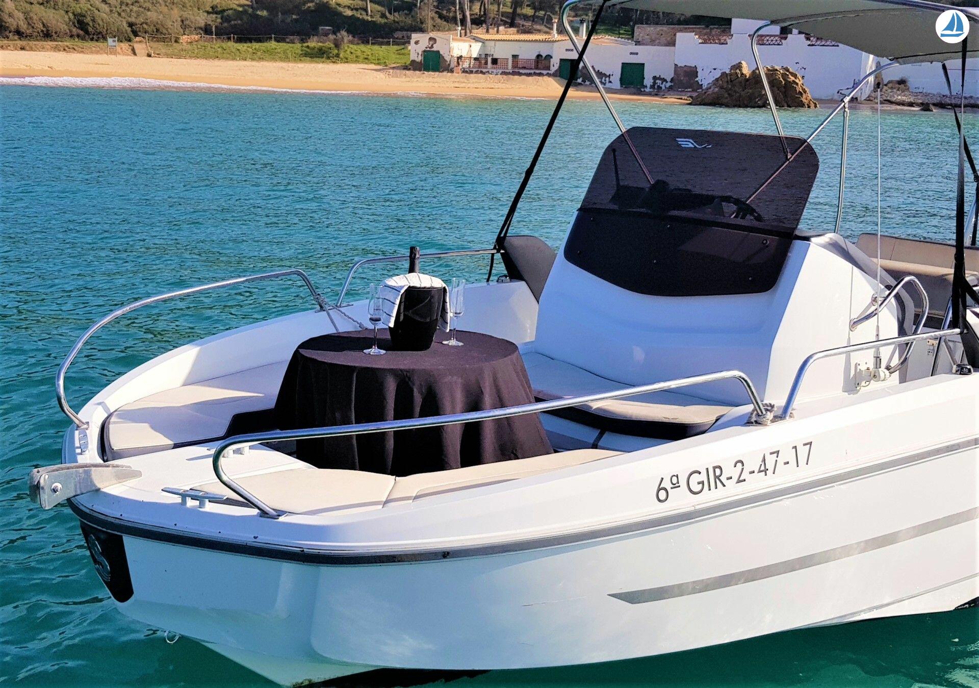 صور Beneteau Flyer 6.6 spacedeck - Calella de Palafrugell 8