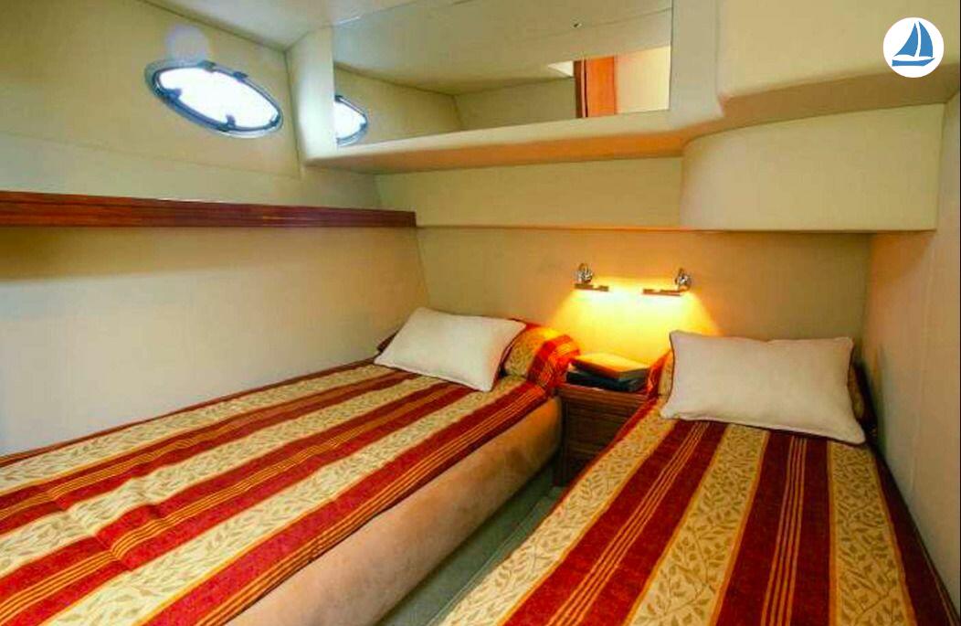 صور Rodman R-38 8